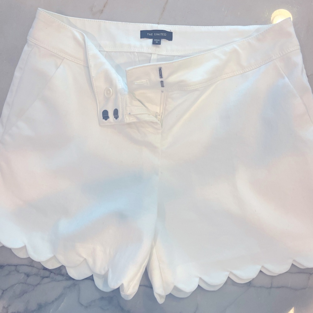 The Limited scalloped shorts size 10